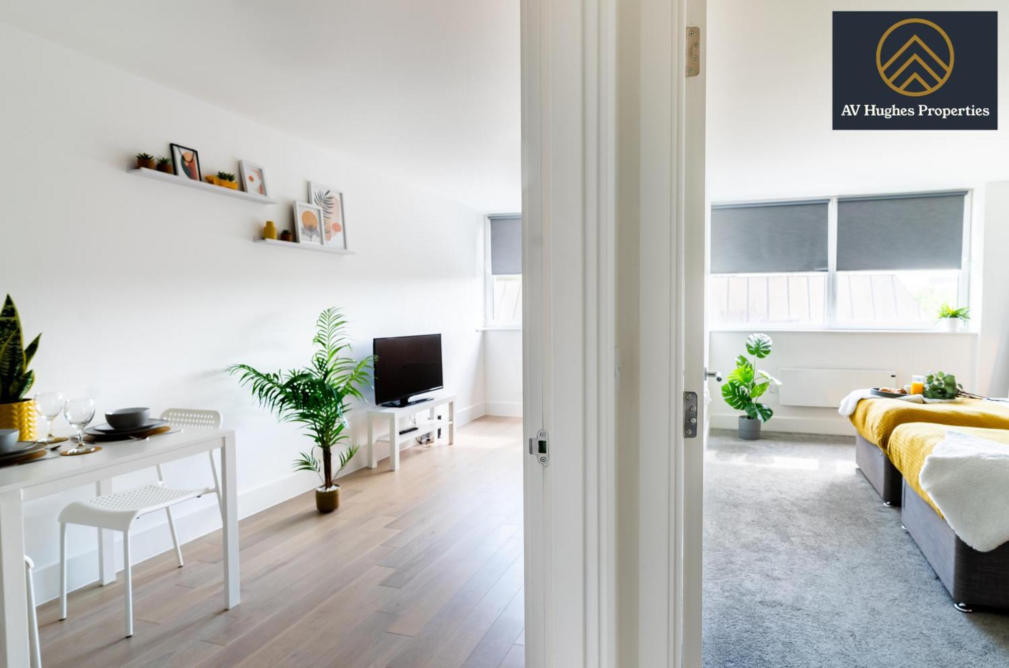 Modern One-Bedroom Apartment - 4 Mins From Station, Free Parking, Ideal For Relocation By Av Hughes Properties Milton Keynes Bagian luar foto